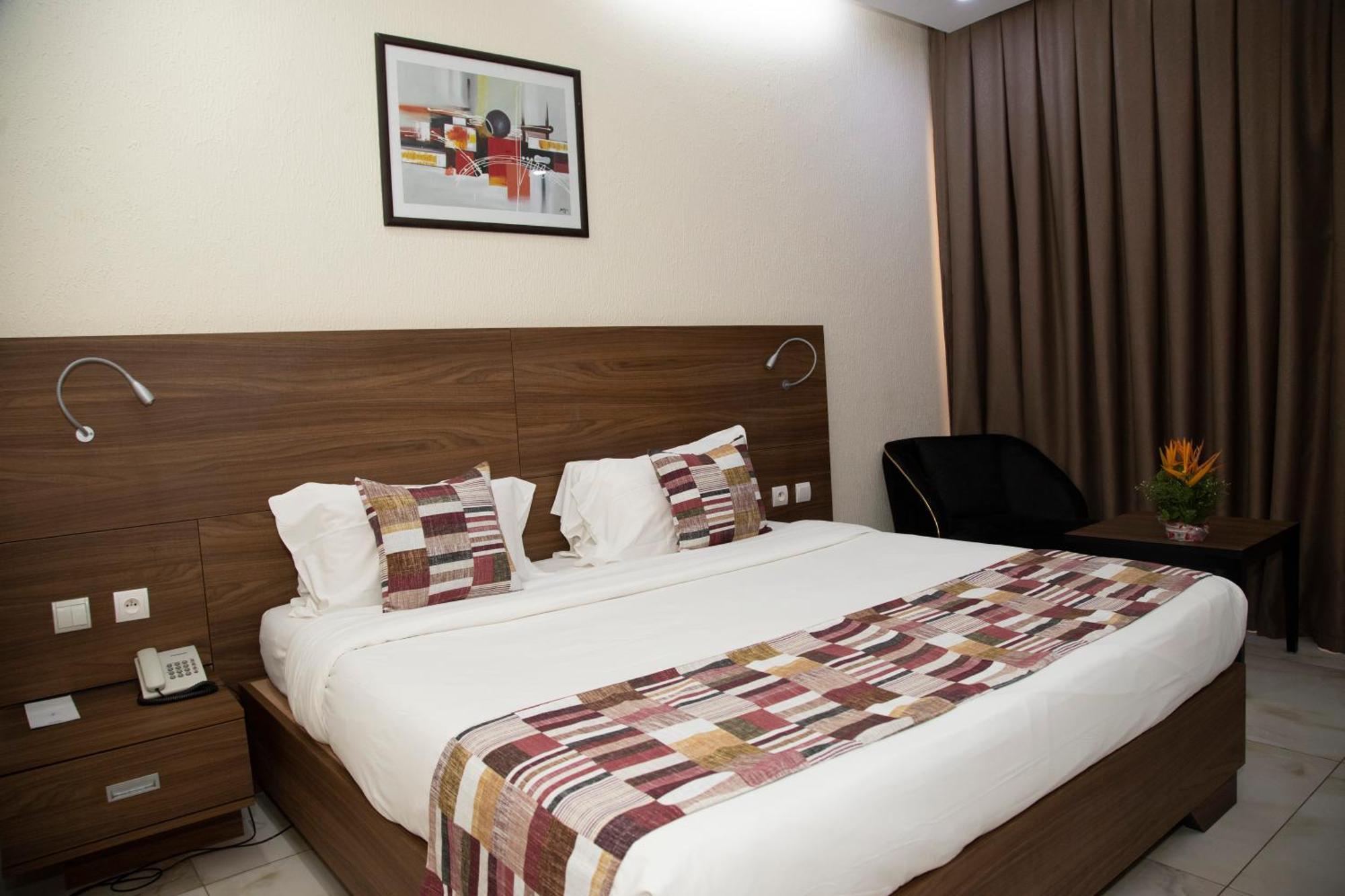 Hotel Sarakawa Lome Exterior photo