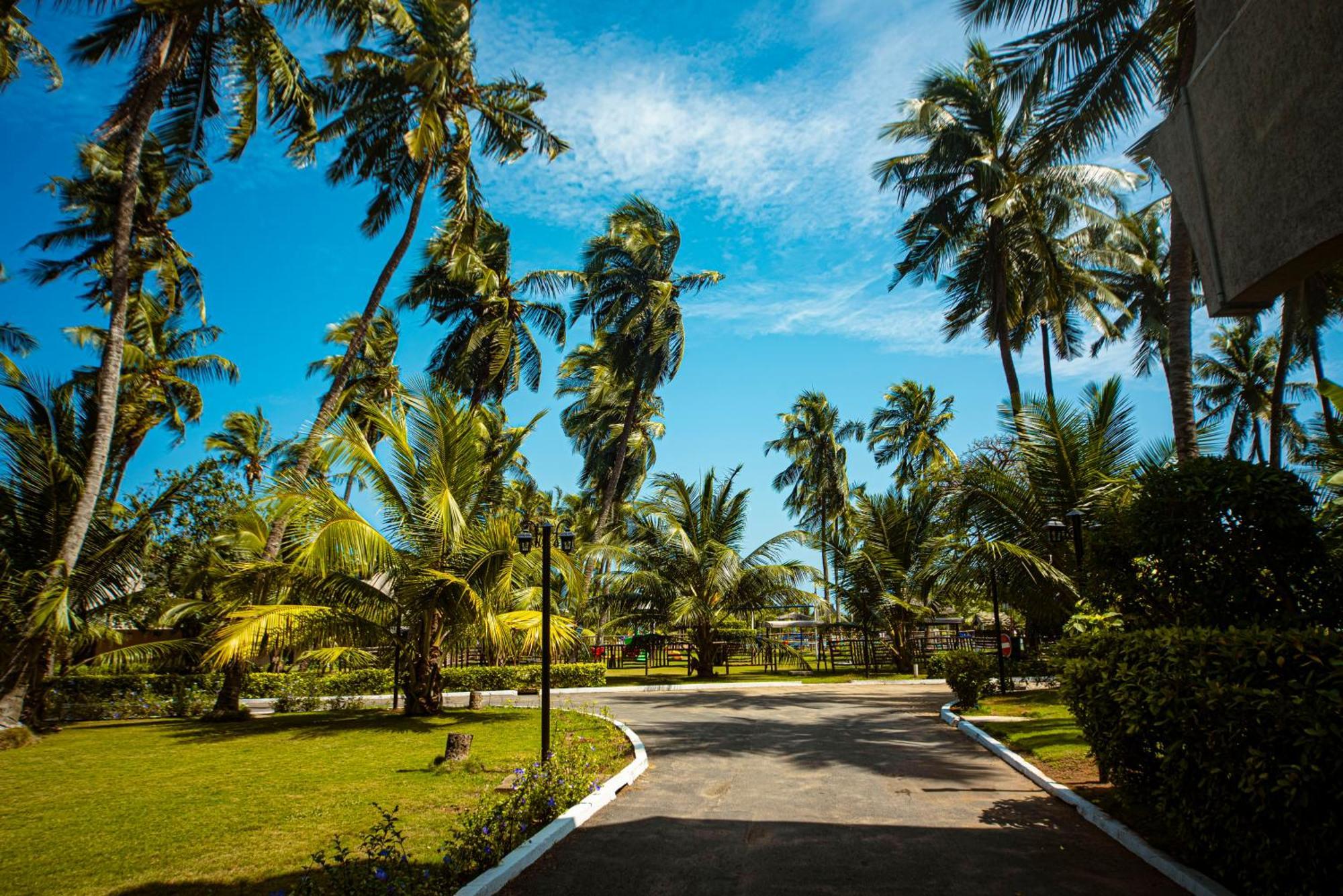 Hotel Sarakawa Lome Exterior photo