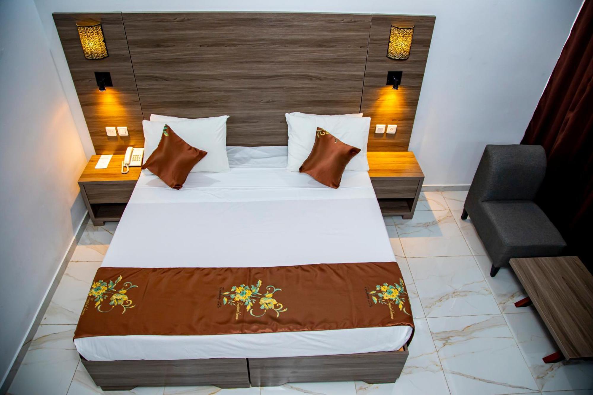 Hotel Sarakawa Lome Exterior photo