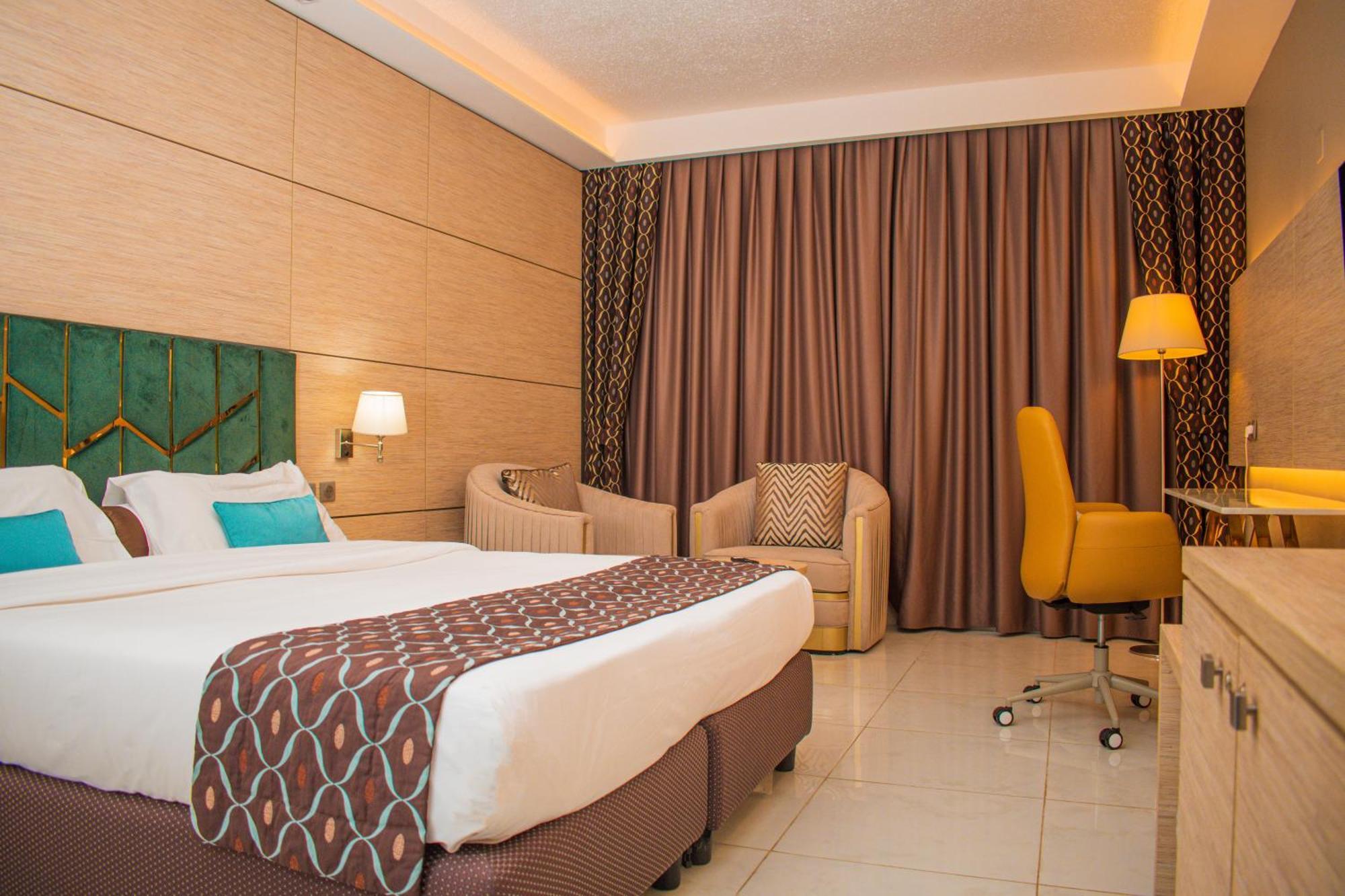 Hotel Sarakawa Lome Exterior photo