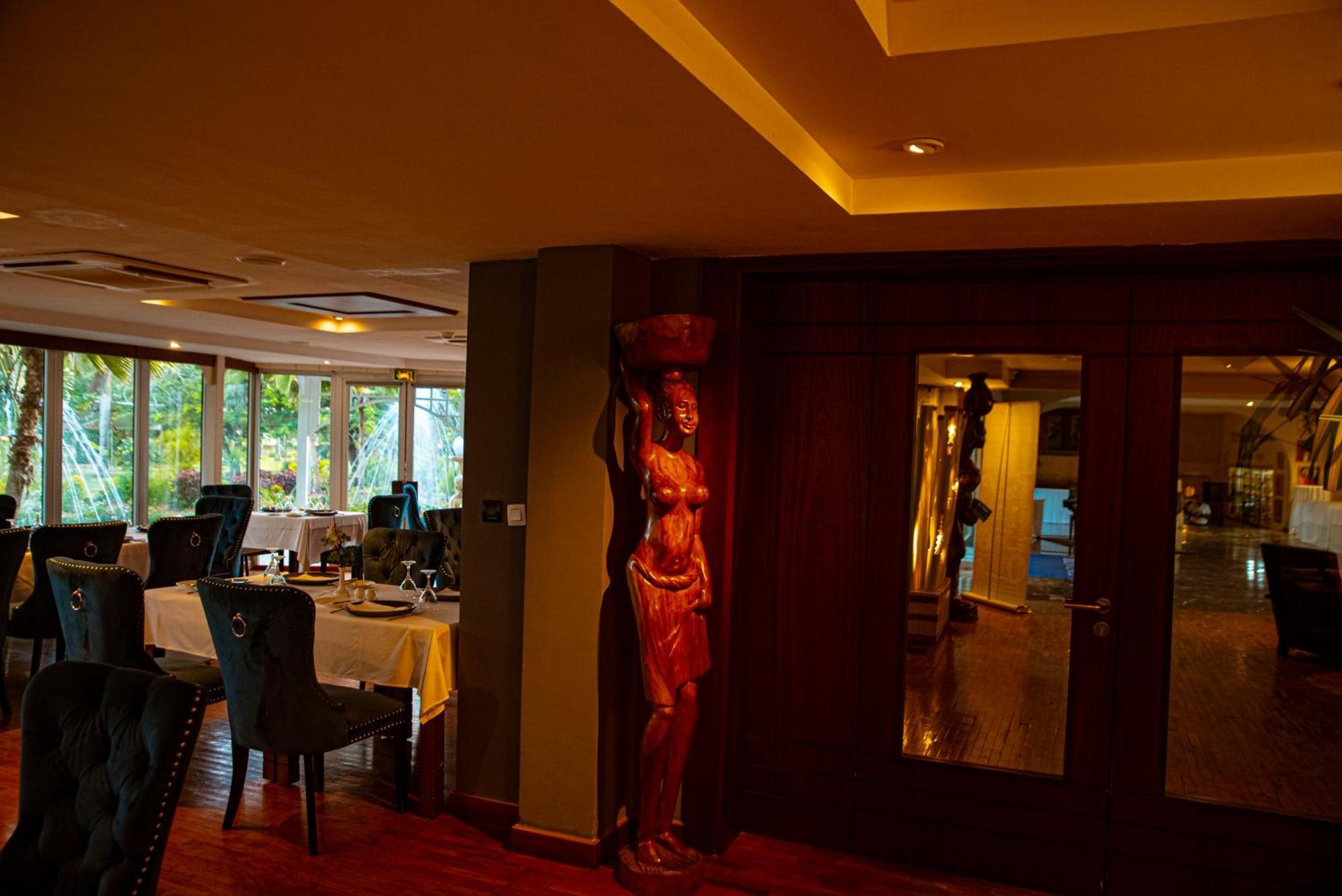 Hotel Sarakawa Lome Exterior photo